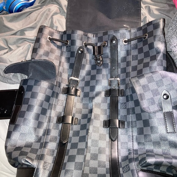 Pictures are self explanatory. There is damage as showin in the picture. - Picture 2 of 4